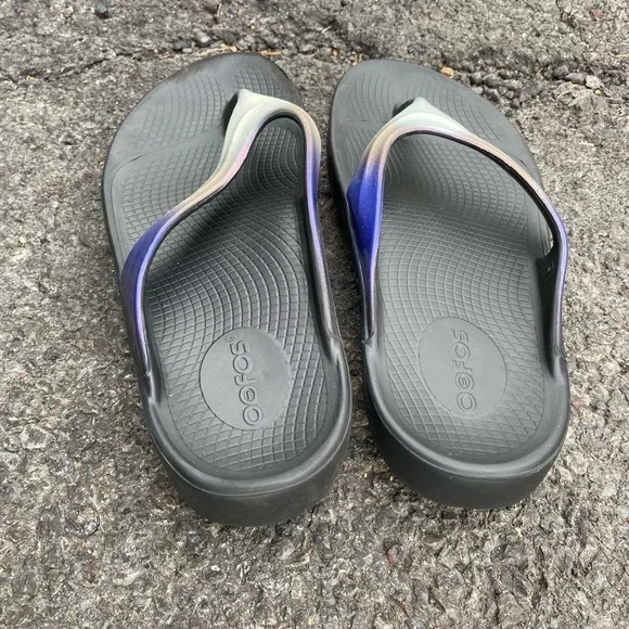 Women’s OOFOS Gradient Flip Flops - Picture 3 of 5